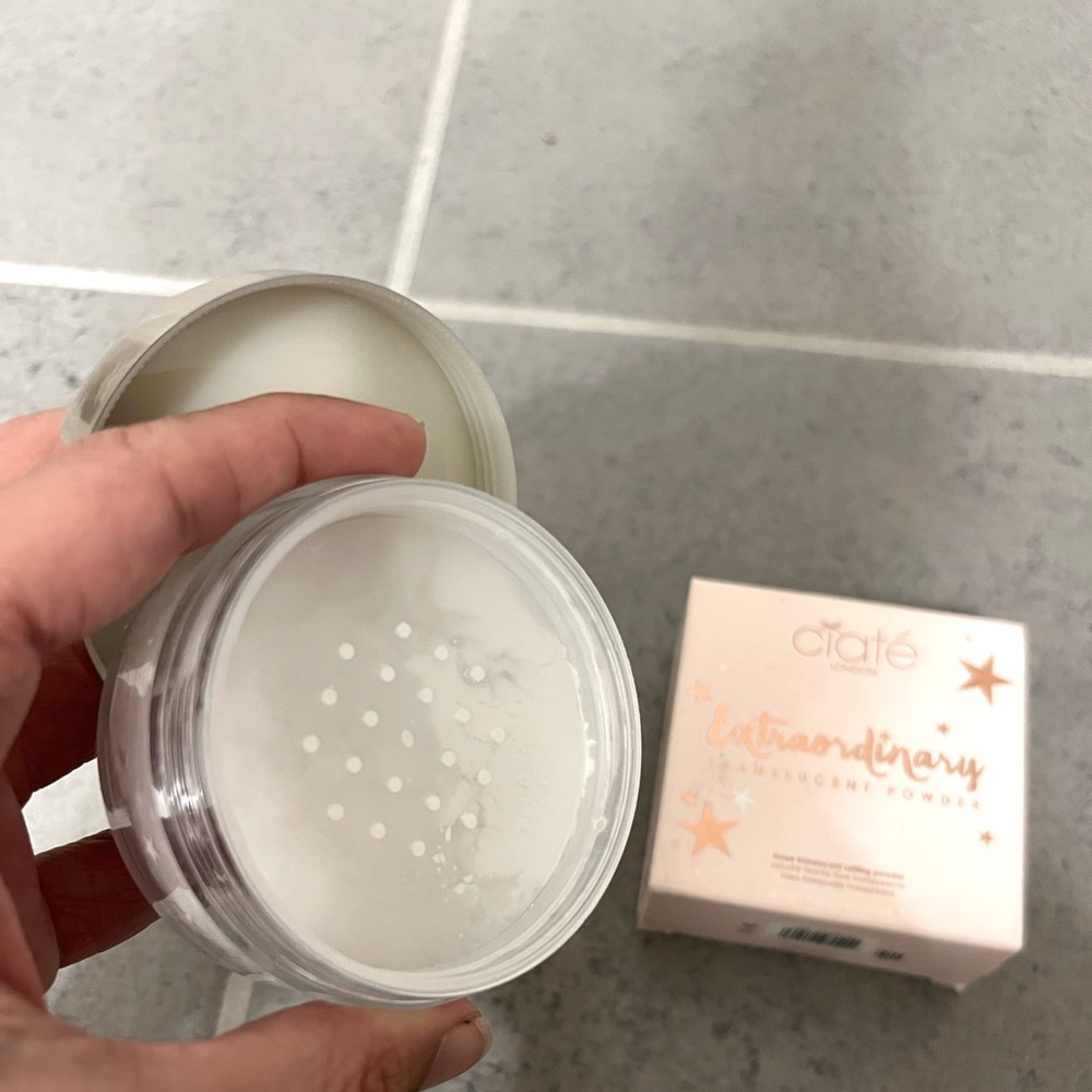 Ciate extraordinary translucent powder